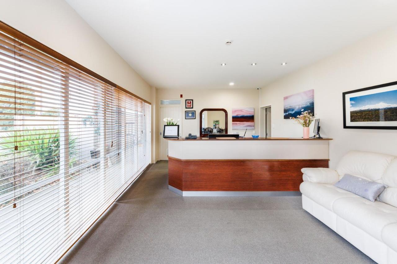 Fitzherbert Regency Motor Lodge Palmerston North Buitenkant foto