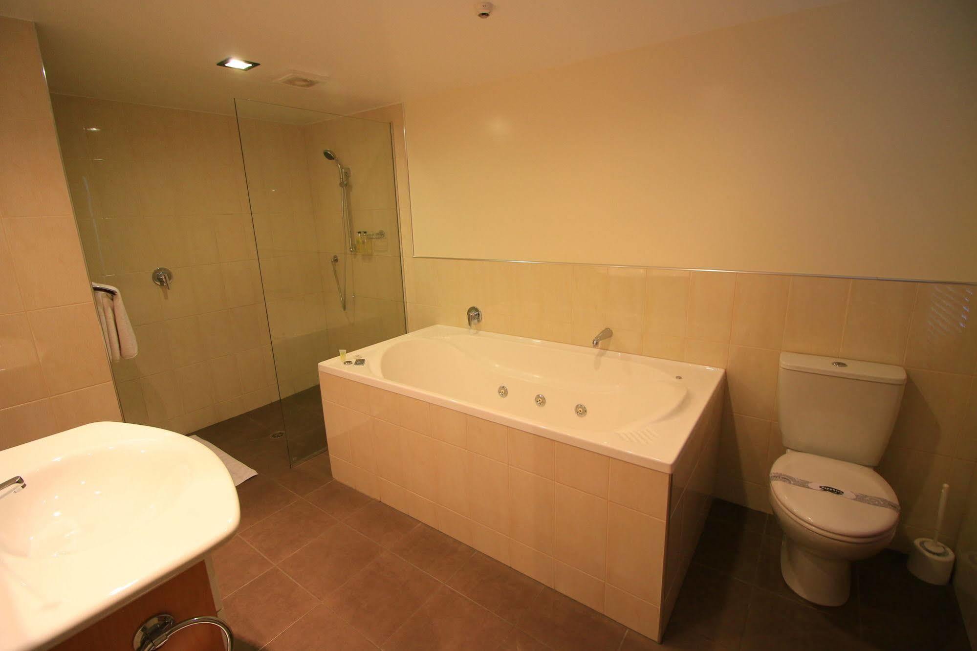 Fitzherbert Regency Motor Lodge Palmerston North Buitenkant foto